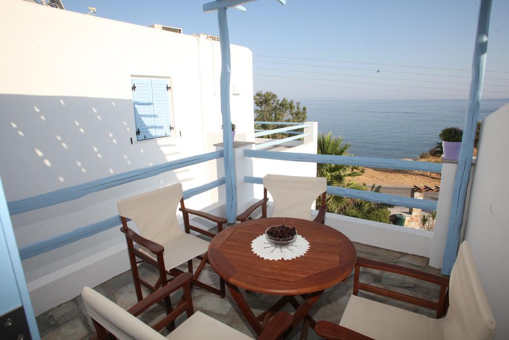 Agnadi Syros Beachfront Studios & Rooms Megas Gialos - Nites Room photo