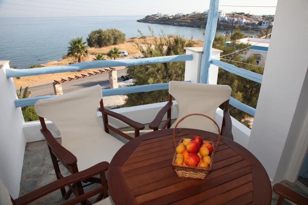 Agnadi Syros Beachfront Studios & Rooms Megas Gialos - Nites Room photo