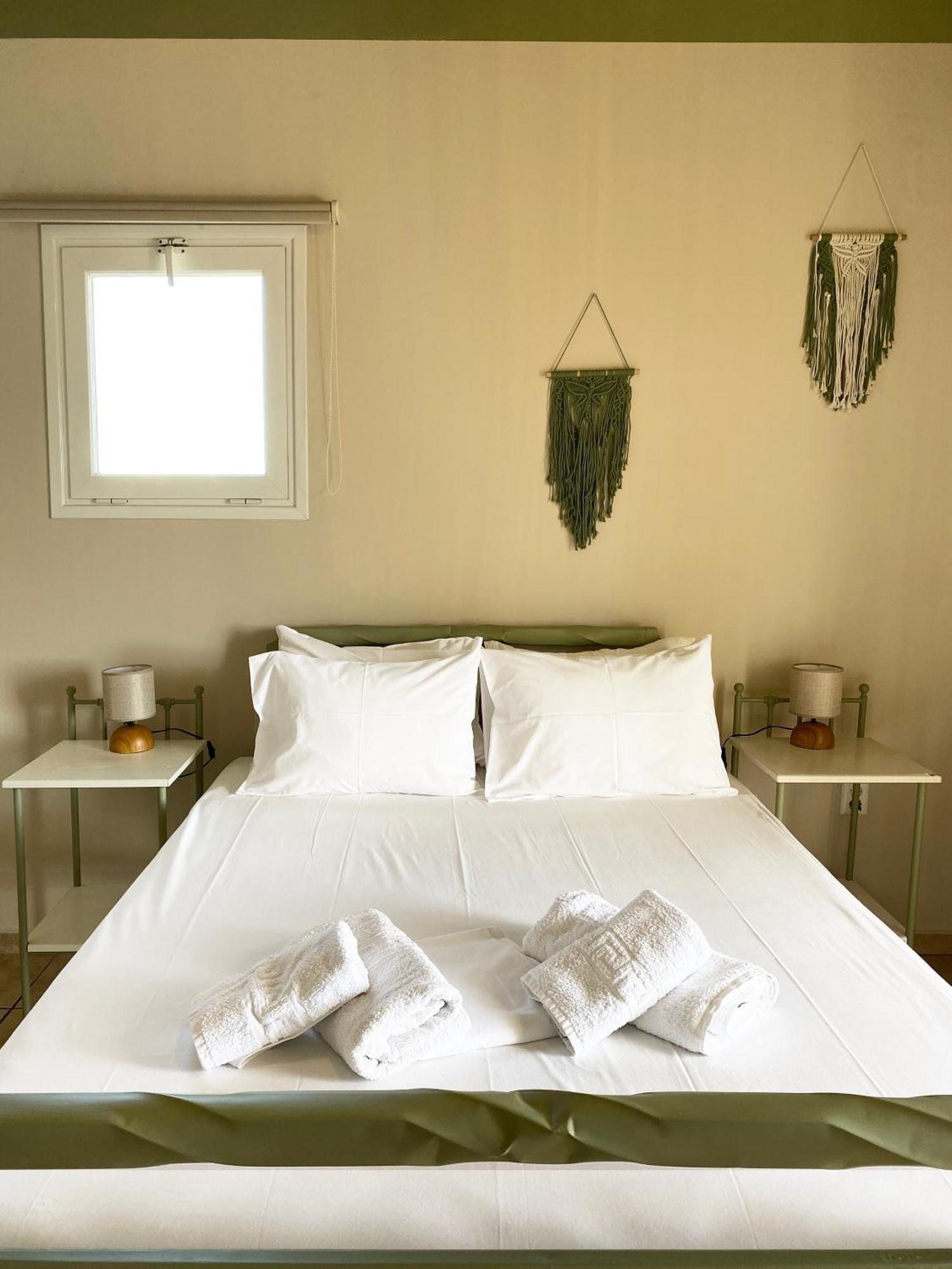 Agnadi Syros Beachfront Studios & Rooms Megas Gialos - Nites Exterior photo