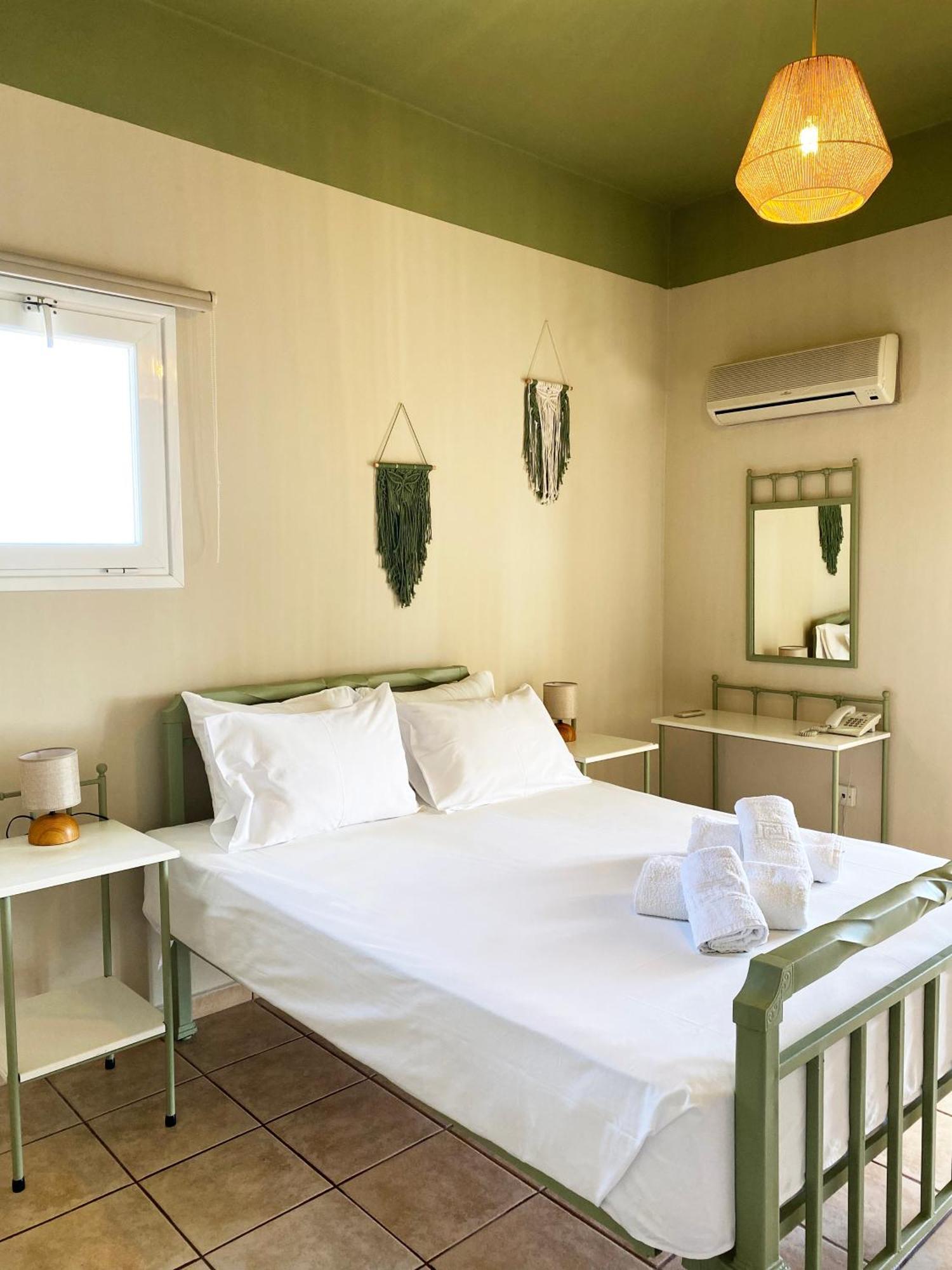 Agnadi Syros Beachfront Studios & Rooms Megas Gialos - Nites Exterior photo